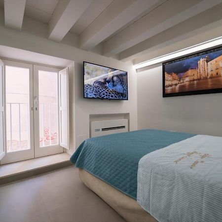 Ortigia Charme Piazza Duomo Daire Siraküza Dış mekan fotoğraf