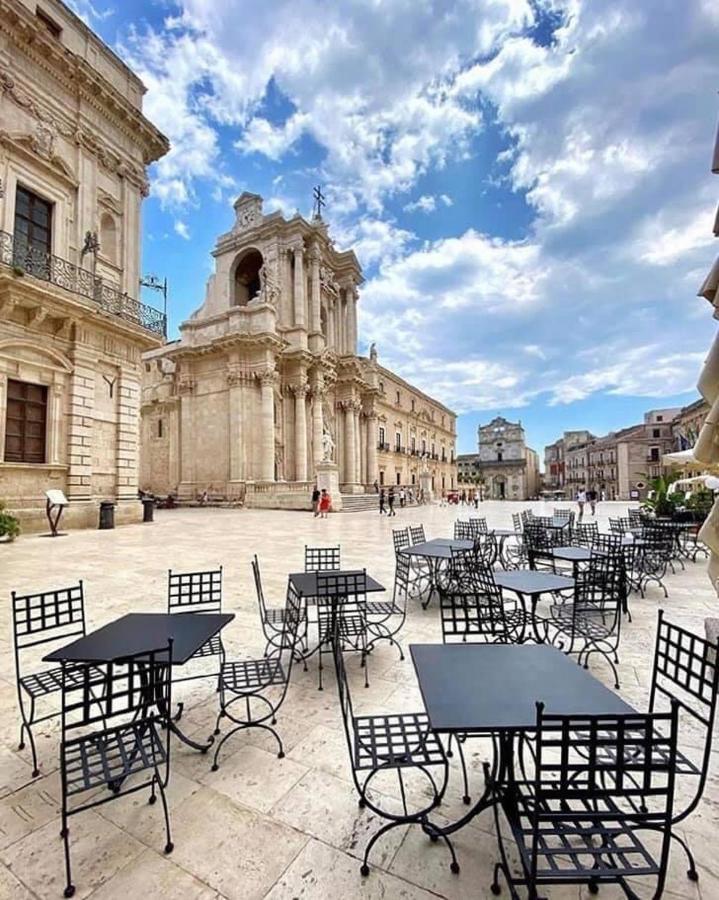 Ortigia Charme Piazza Duomo Daire Siraküza Dış mekan fotoğraf